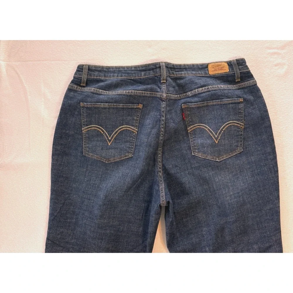 Levis Women 22 M Bootcut 580 Jeans Dark Wash Embellished Pocket detail 30 Inseam - Picture 11 of 12